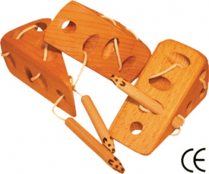 Wooden Threading Mouse – Fine Motor Toy for Age 2+ 